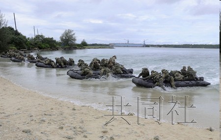 資料圖:日美進行聯(lián)合奪島軍演 資料圖:日美進行聯(lián)合奪島軍演