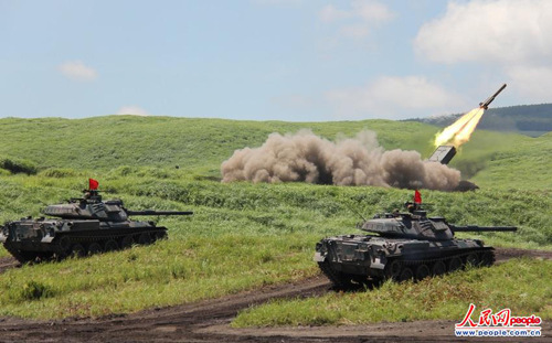 資料圖:日本自衛(wèi)隊舉行奪島演練 資料圖:日本自衛(wèi)隊舉行奪島演練