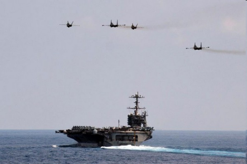  ܈(zh)΄(w)r(sh)ɼFA-18E(zhn)C(j)cR܊ɳăɼK-30(zhn)C(j)΁HʢD̖(ho)ĸϷw