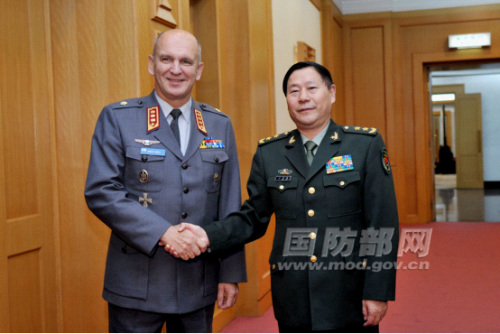 戚建國(guó)與芬蘭國(guó)防部常務(wù)秘書舉行會(huì)談 戚建國(guó)與芬蘭國(guó)防部常務(wù)秘書舉行會(huì)談