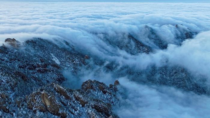 河南堯山：初雪新霽 云?？澙@