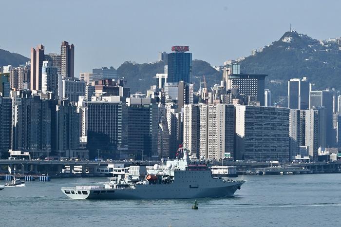海軍戚繼光艦、沂蒙山艦抵達(dá)香港
