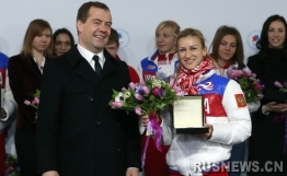 俄羅斯“豪擲”奔馳車(chē)獎(jiǎng)賞索契冬奧會(huì)獲獎(jiǎng)選手